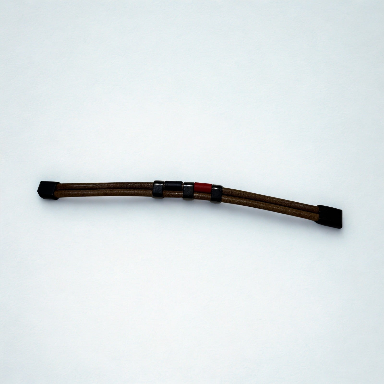 Kırmızı Detaylı Çok İpli Deri Bileklik