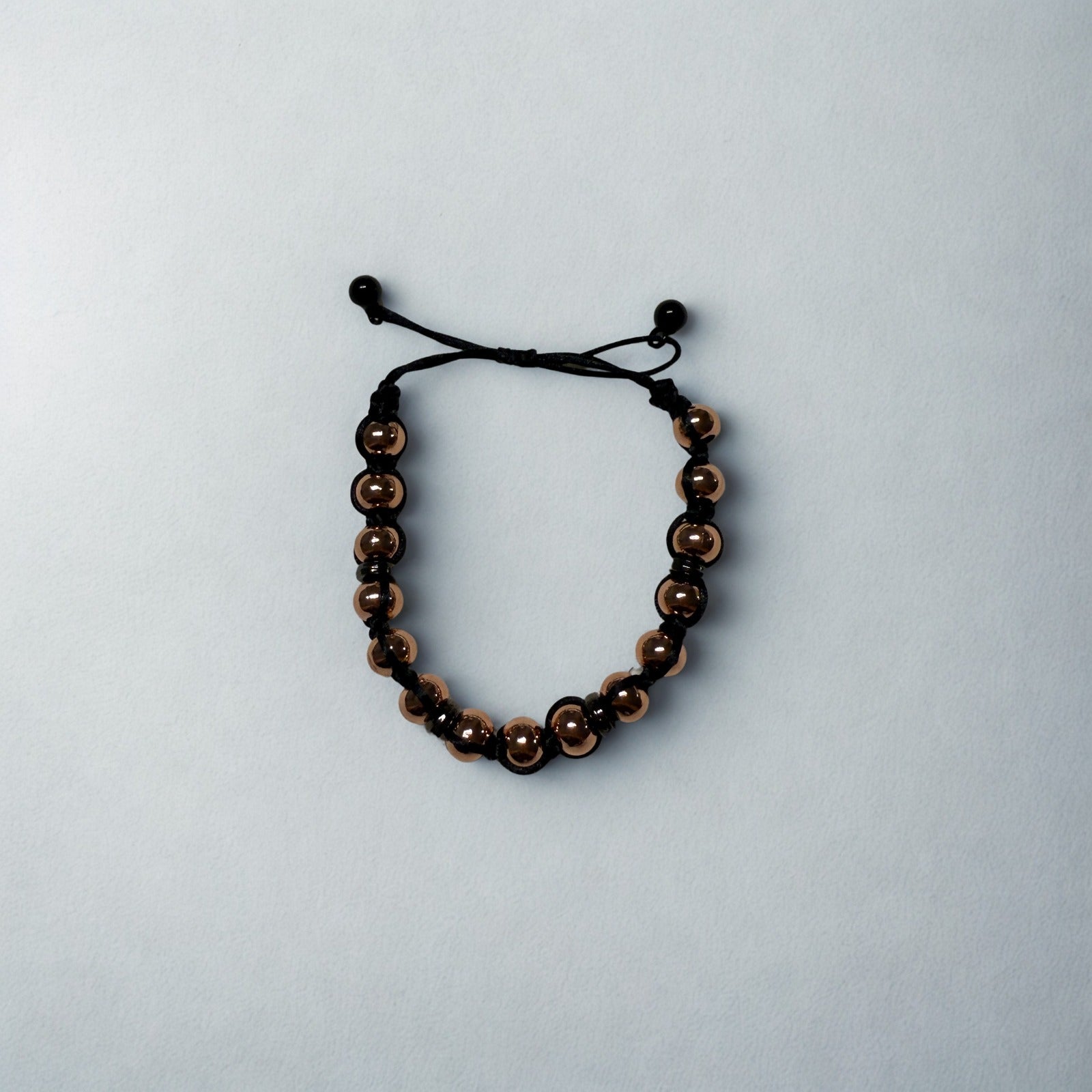 Bakır Renk Boncuklu İp Bileklik