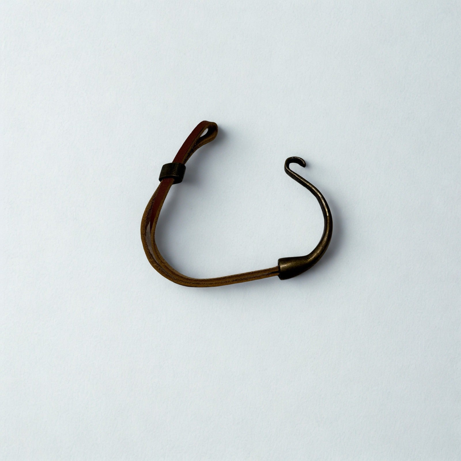 Kancalı Kahverengi Deri Bileklik